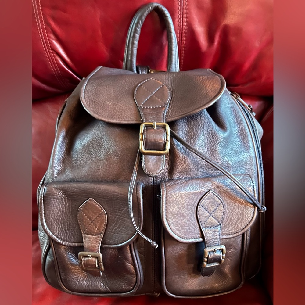 Handsome and beautiful unisex soft Colombian Leather drawstring Backpack. VGC